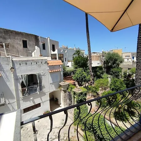 Appartamentino Nel Centro Storico Di Forio *